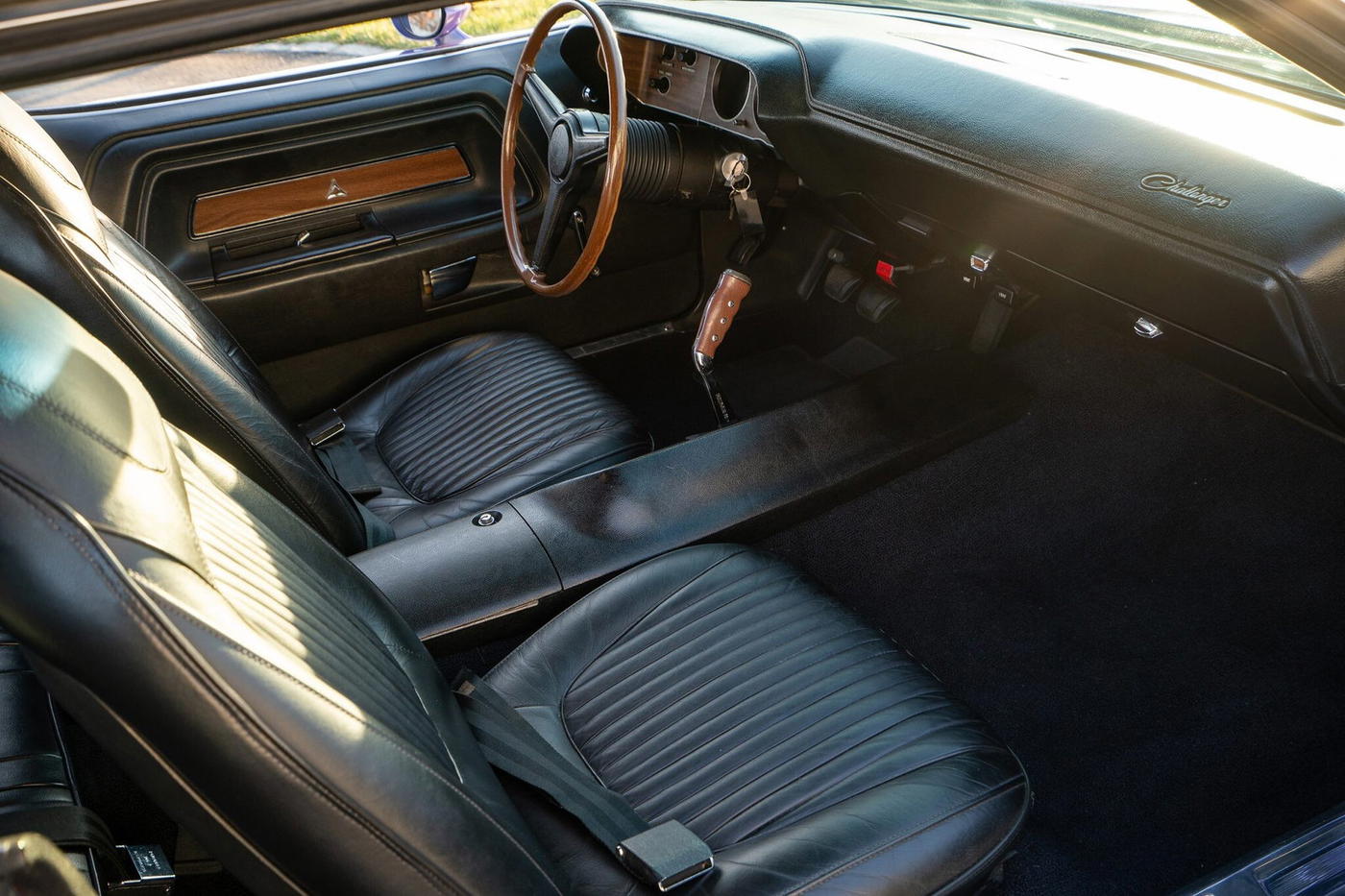 1970 Dodge Challenger R/T 426 Hemi 4-Speed