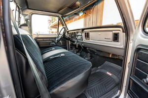 1976 Ford F-250 Custom Highboy 4×4 4-Speed