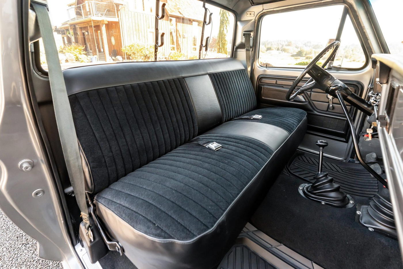 1976 Ford F-250 Custom Highboy 4×4 4-Speed