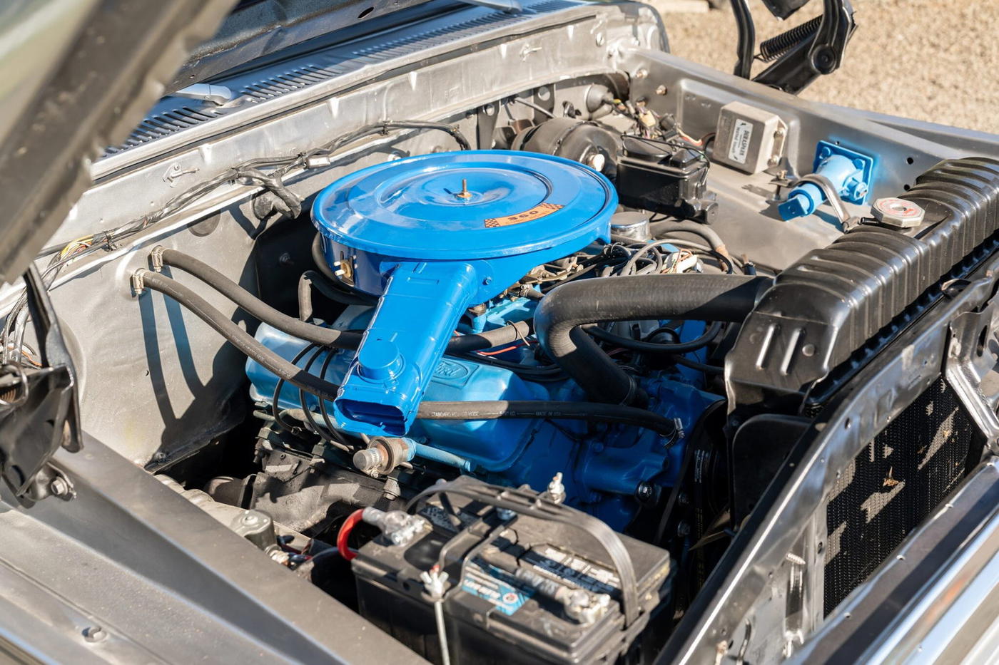 1976 Ford F-250 Custom Highboy 4×4 4-Speed